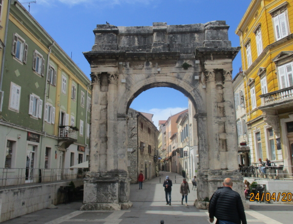 Der Sergierbogen in Pula in Kroatien